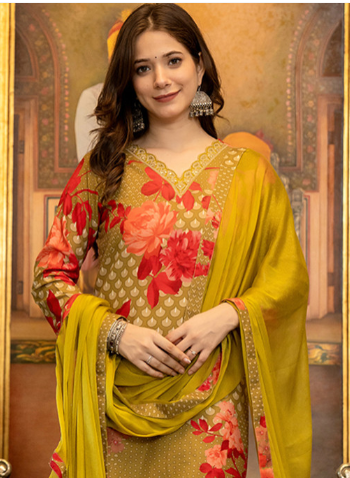 Women Floral Printed Regular Sequinned Kurta with Trousers & With Dupatta